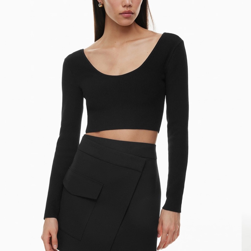Black Ribbed Long Sleeve Crop Top